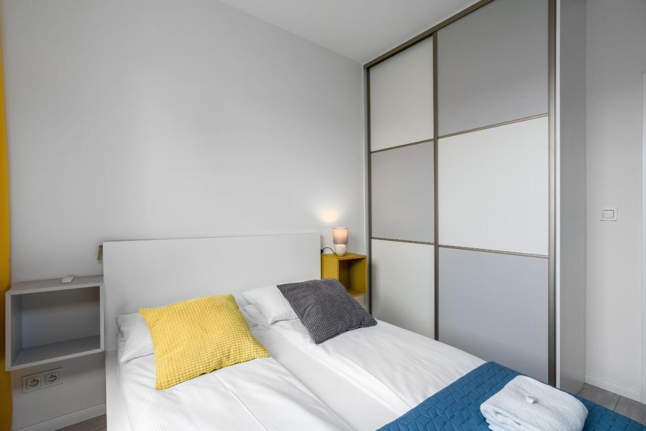 Esencja Apartments With Free Parking Garbary 104 By Noclegi Renters Poznań Exterior foto