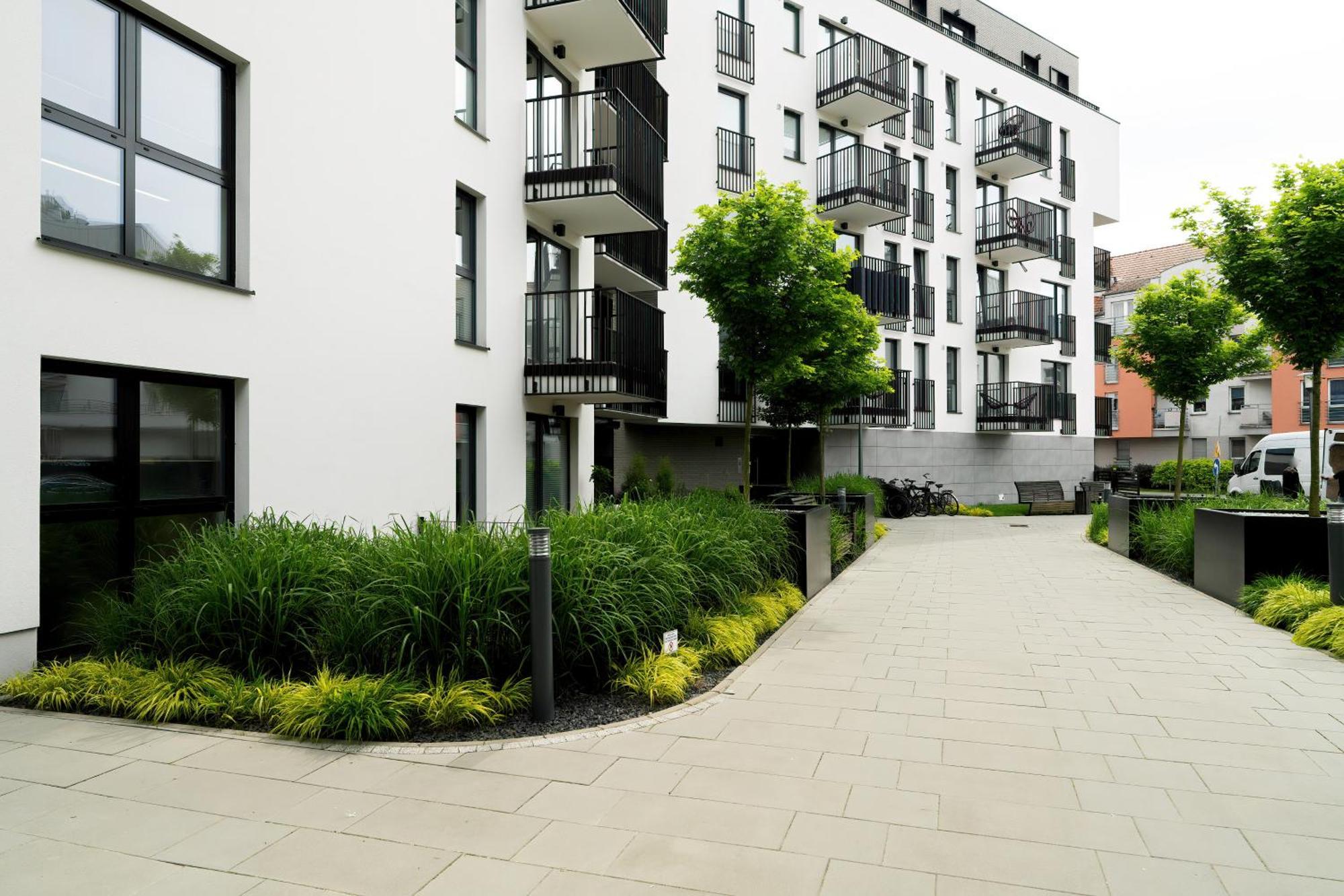 Esencja Apartments With Free Parking Garbary 104 By Noclegi Renters Poznań Exterior foto